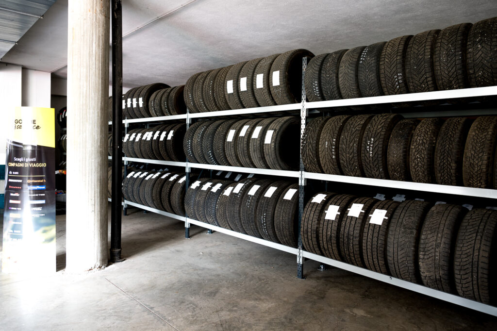 Deposito Gomme Maroni Turismo Officina Falck